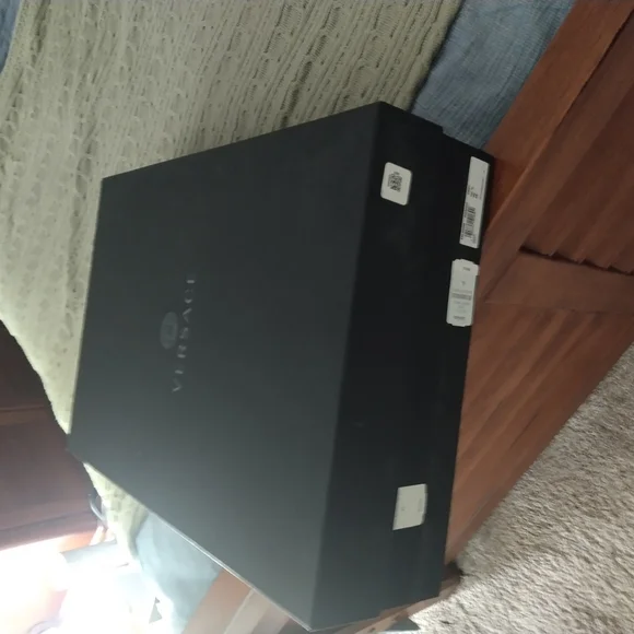 Versace Bath Robe In Box - Picture 4 of 6